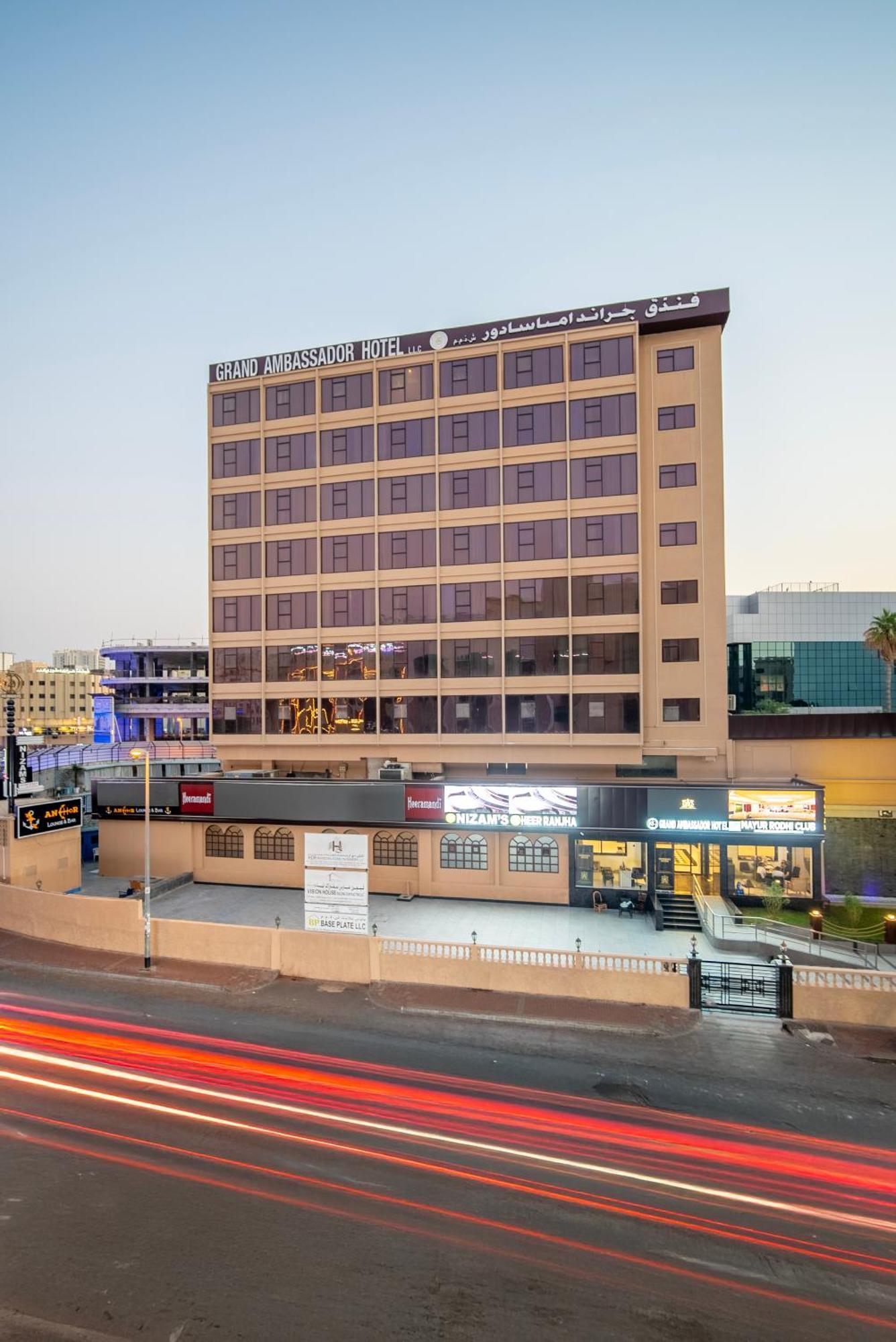 Hotel Grand Ambassador 3*