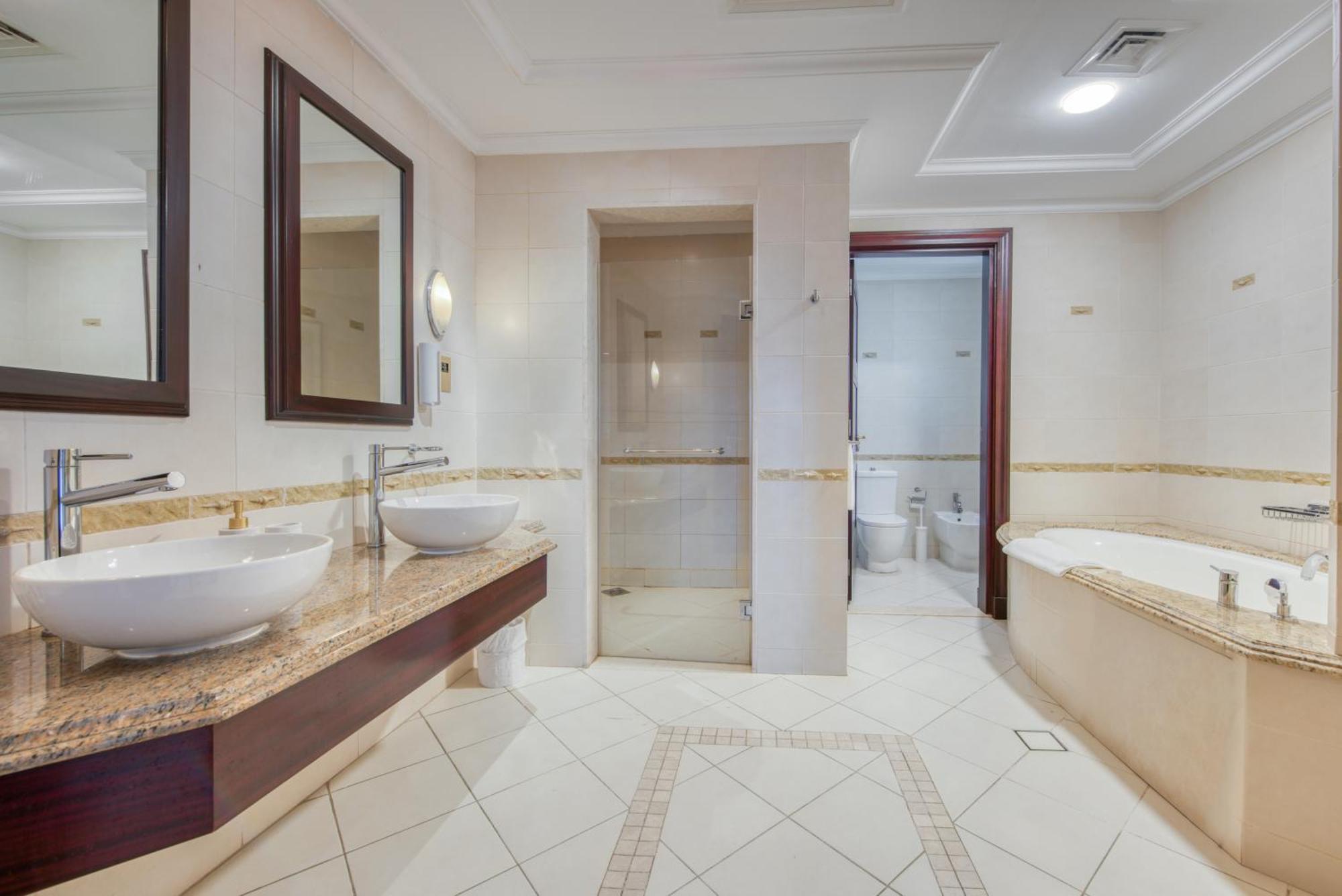 Luxurious With Access & Private Pool Villa Dubai