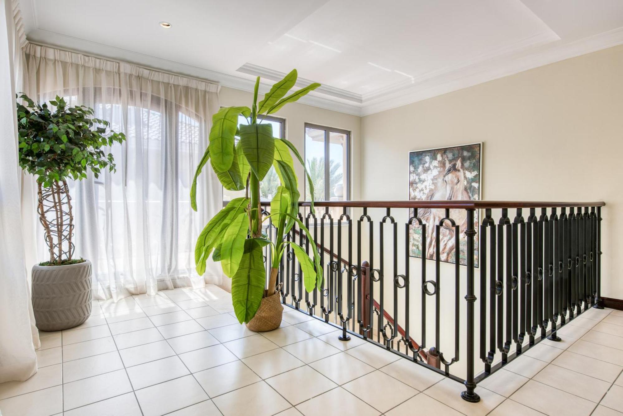 Luxurious With Access & Private Pool *