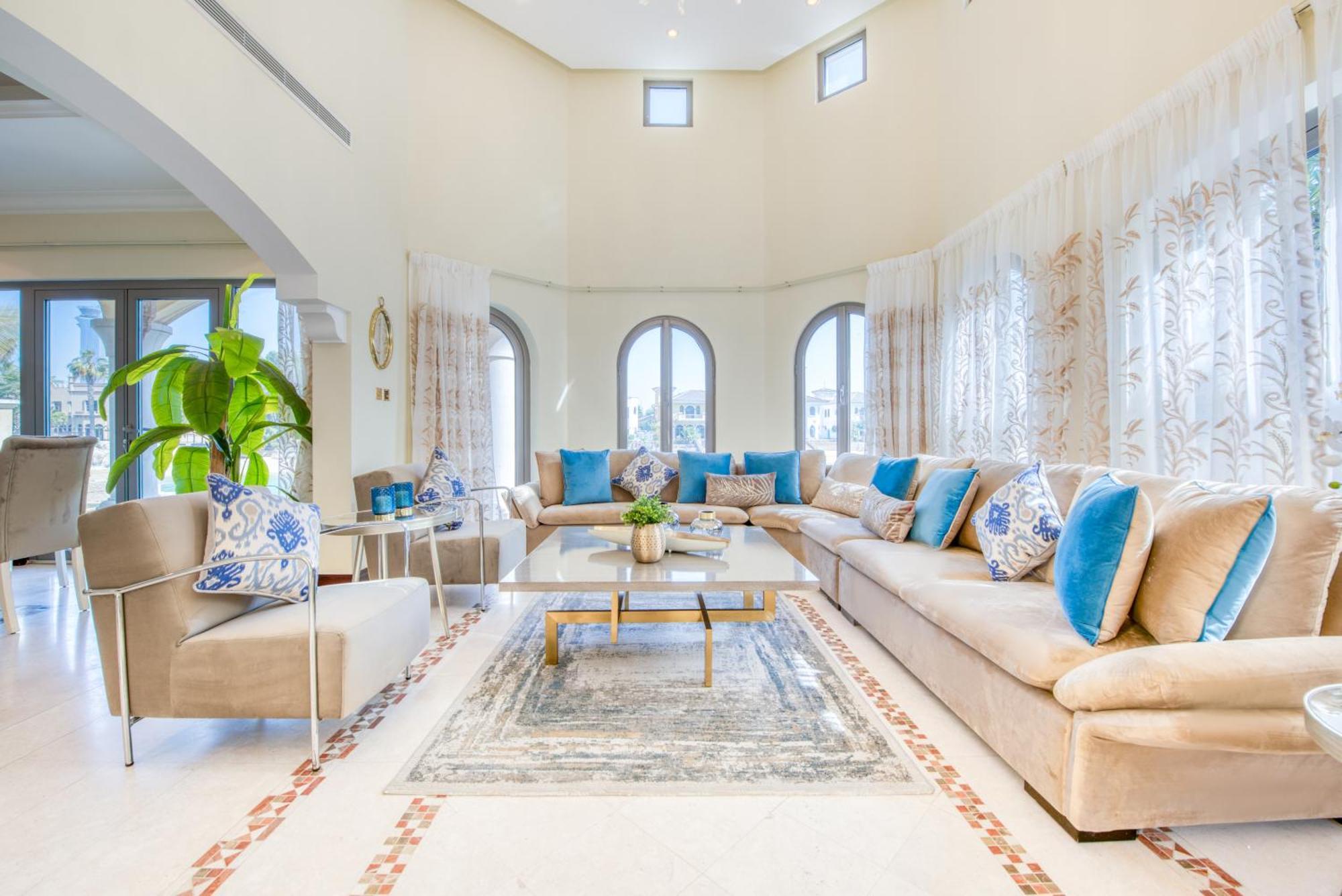 Luxurious With Access & Private Pool Villa Dubai