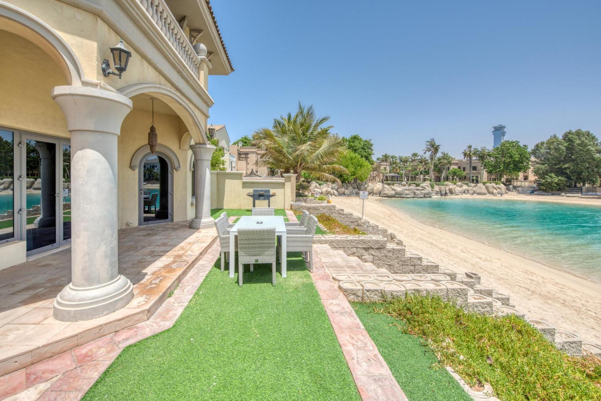 Luxurious With Access & Private Pool Villa