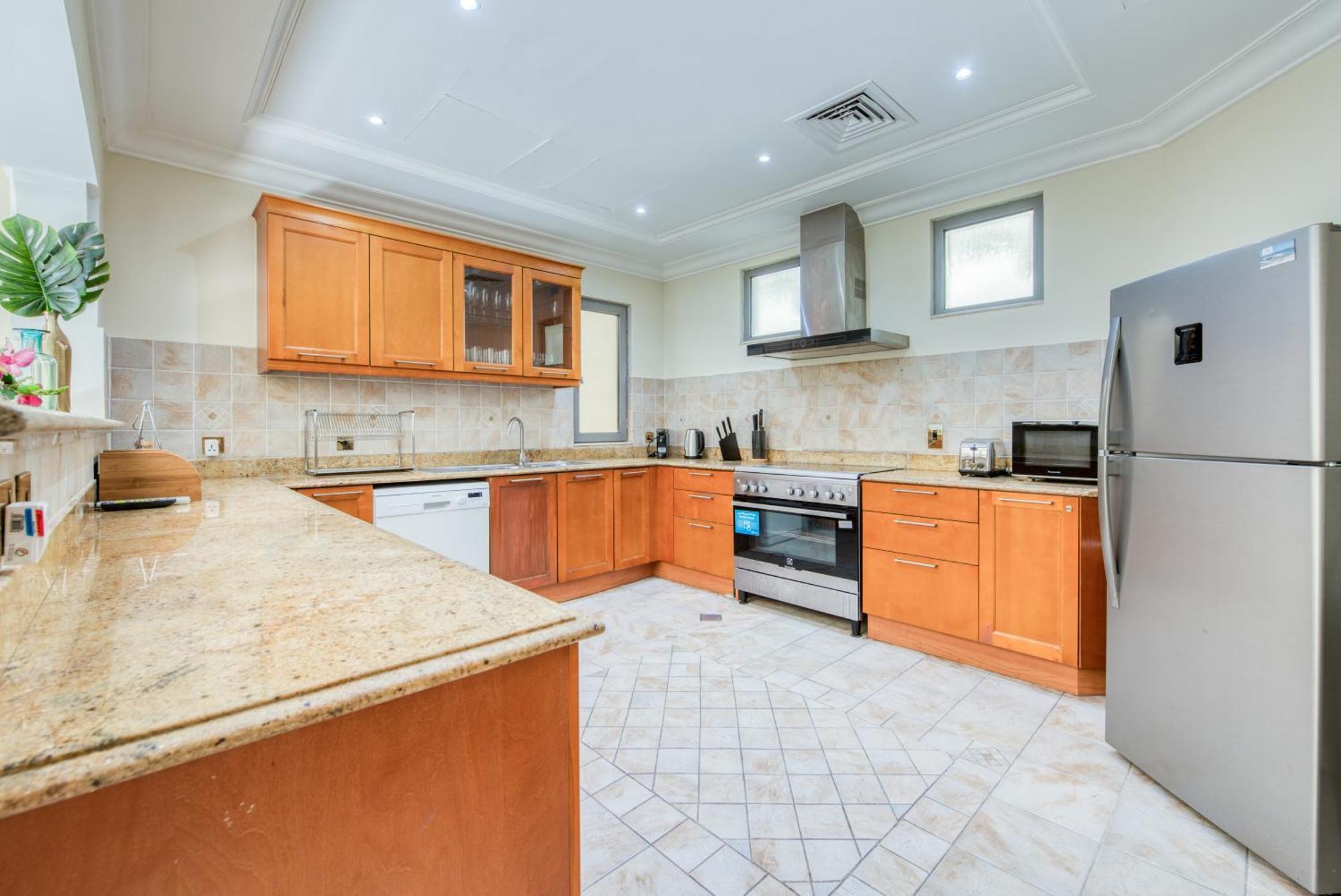 Luxurious With Access & Private Pool