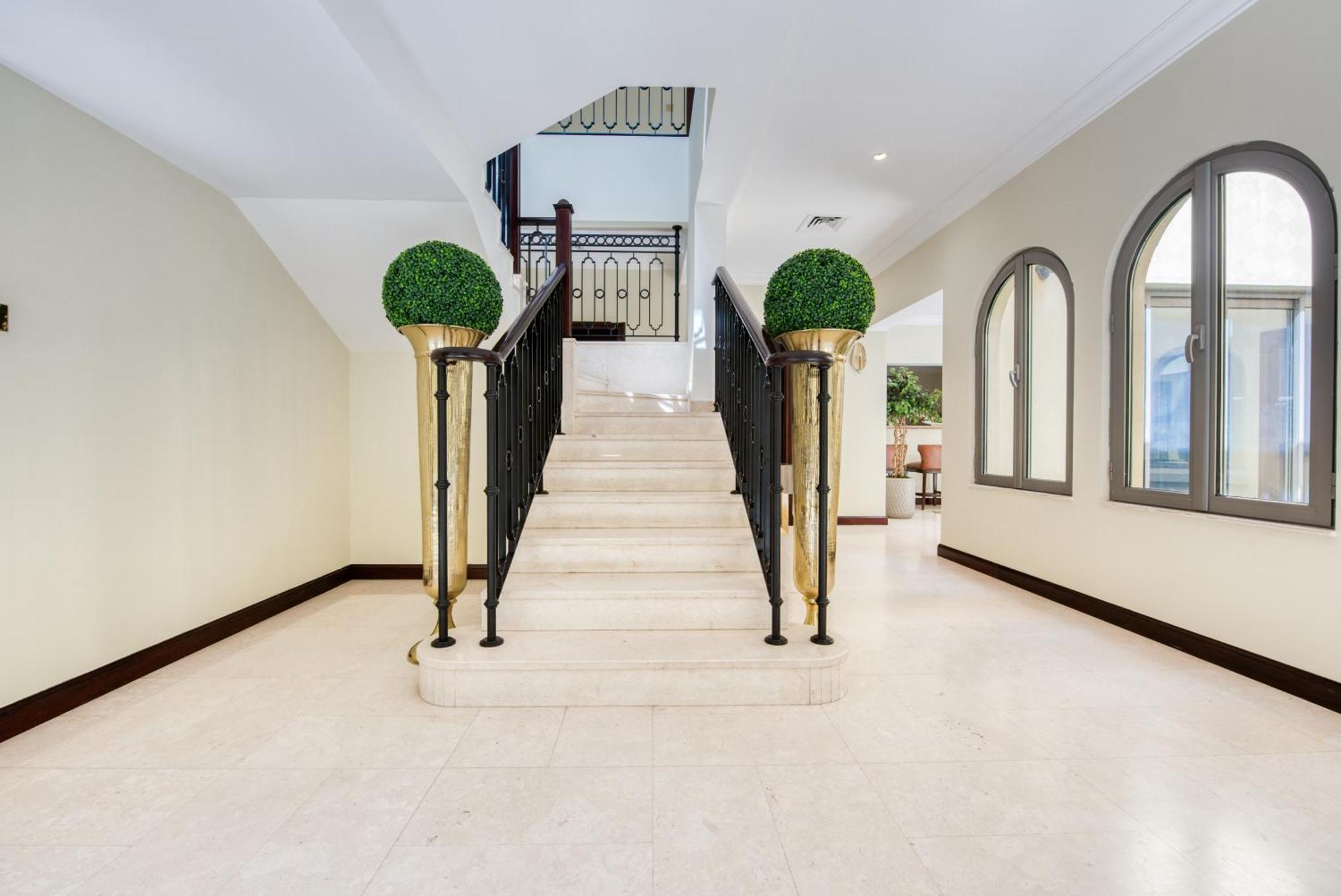 Luxurious With Access & Private Pool * Dubai