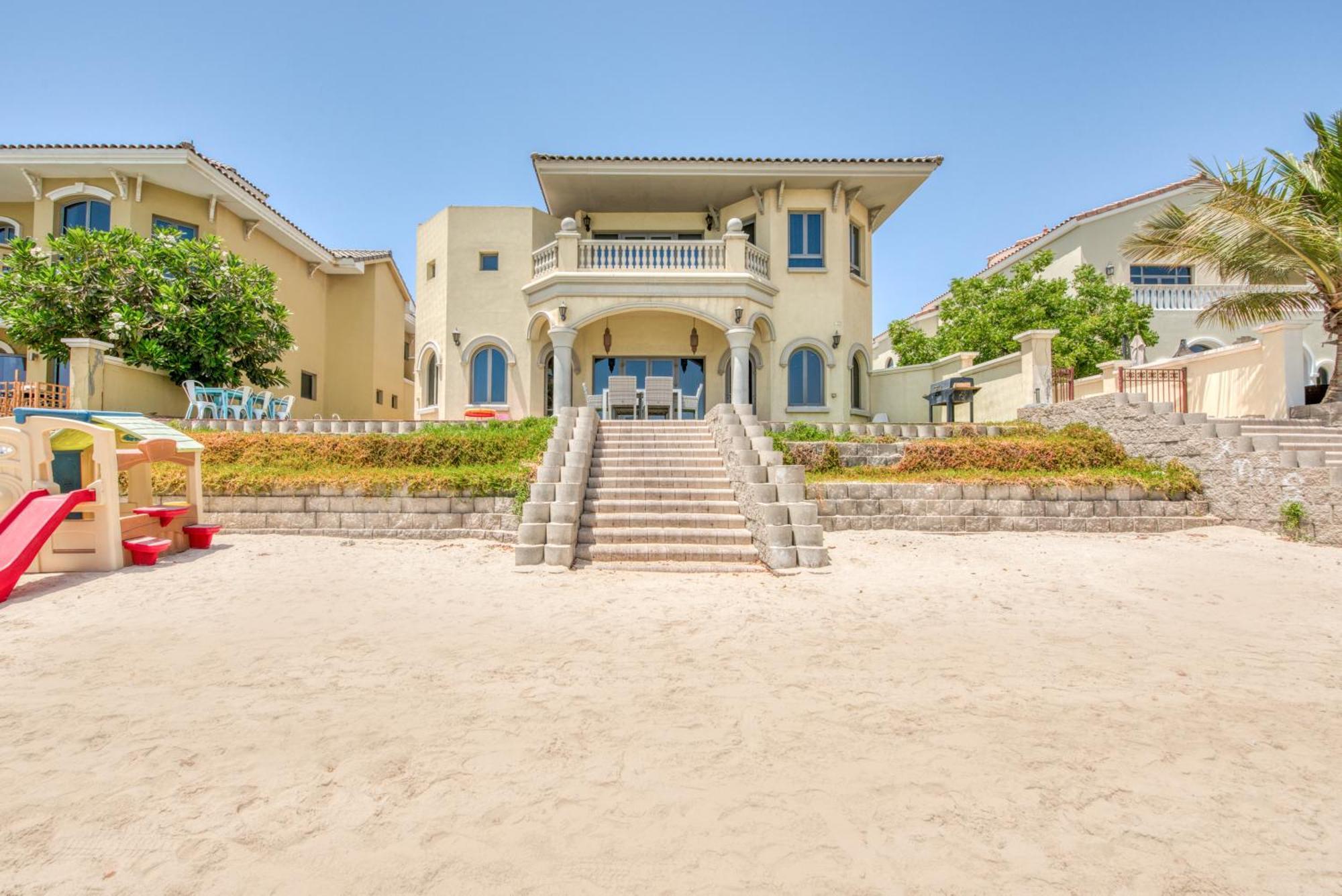 Luxurious With Access & Private Pool *