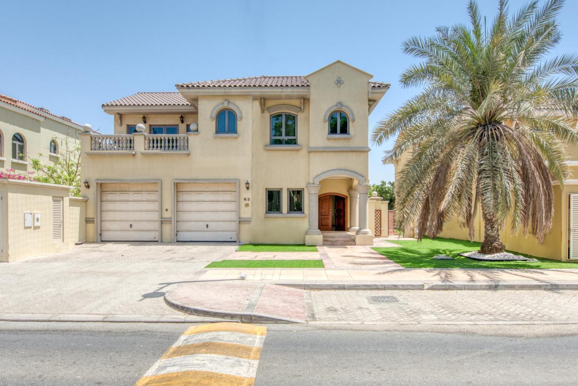 Luxurious With Access & Private Pool * Dubai