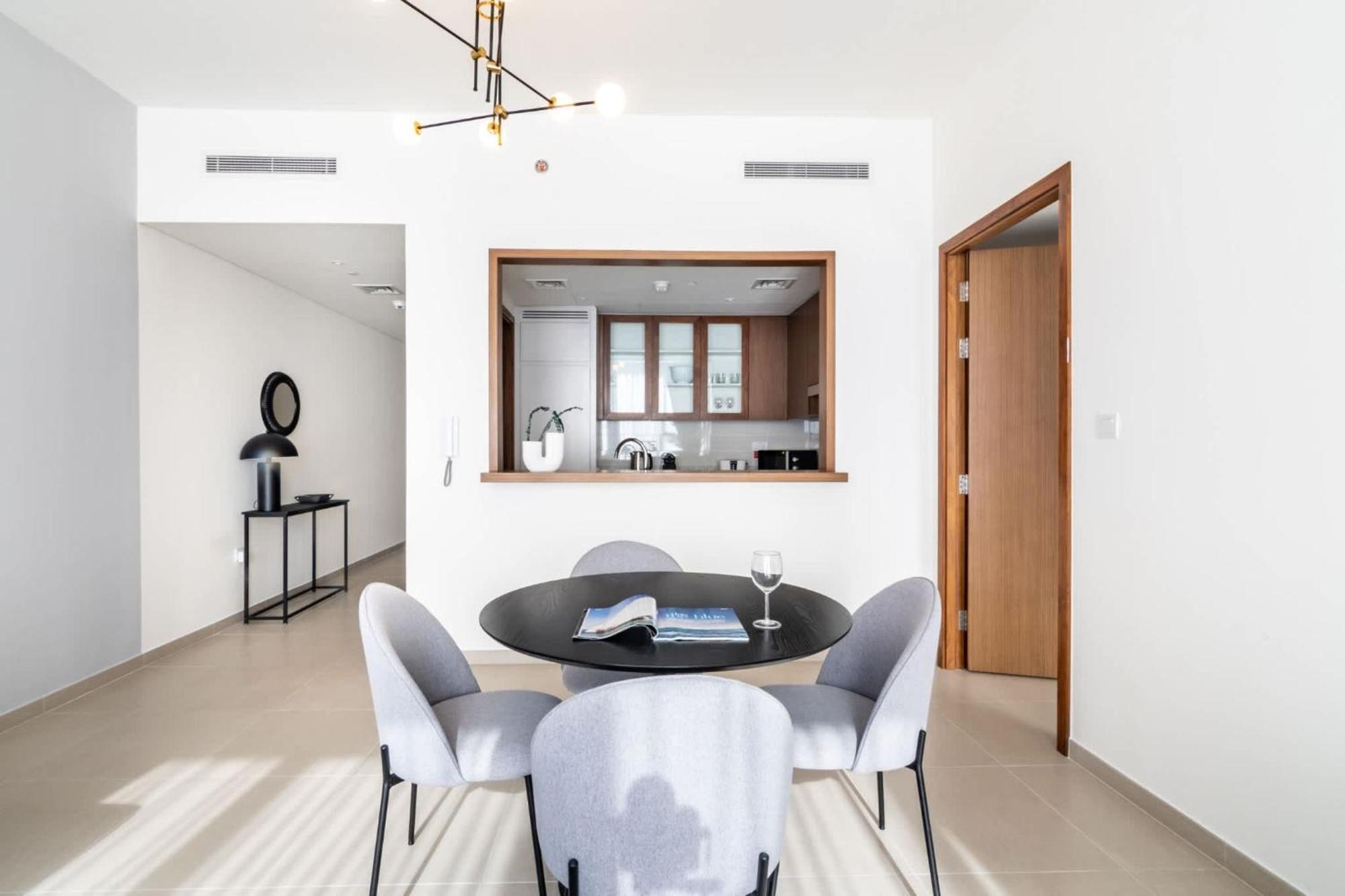 Apartment Silkhaus Modish 1bdr In Downtown Heart Blvd Heights Dubai