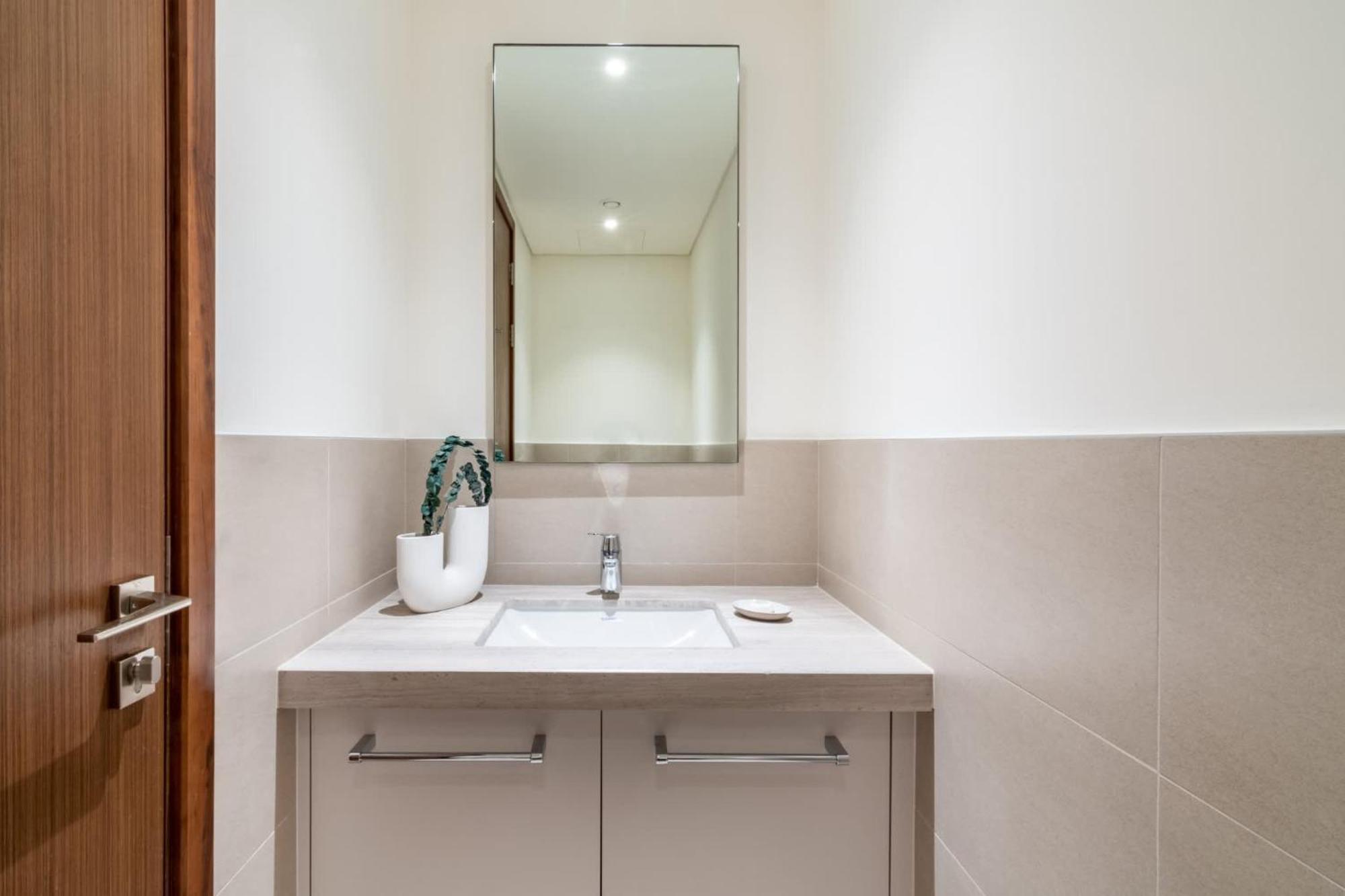 Silkhaus Modish 1bdr In Downtown Heart Blvd Heights Dubai
