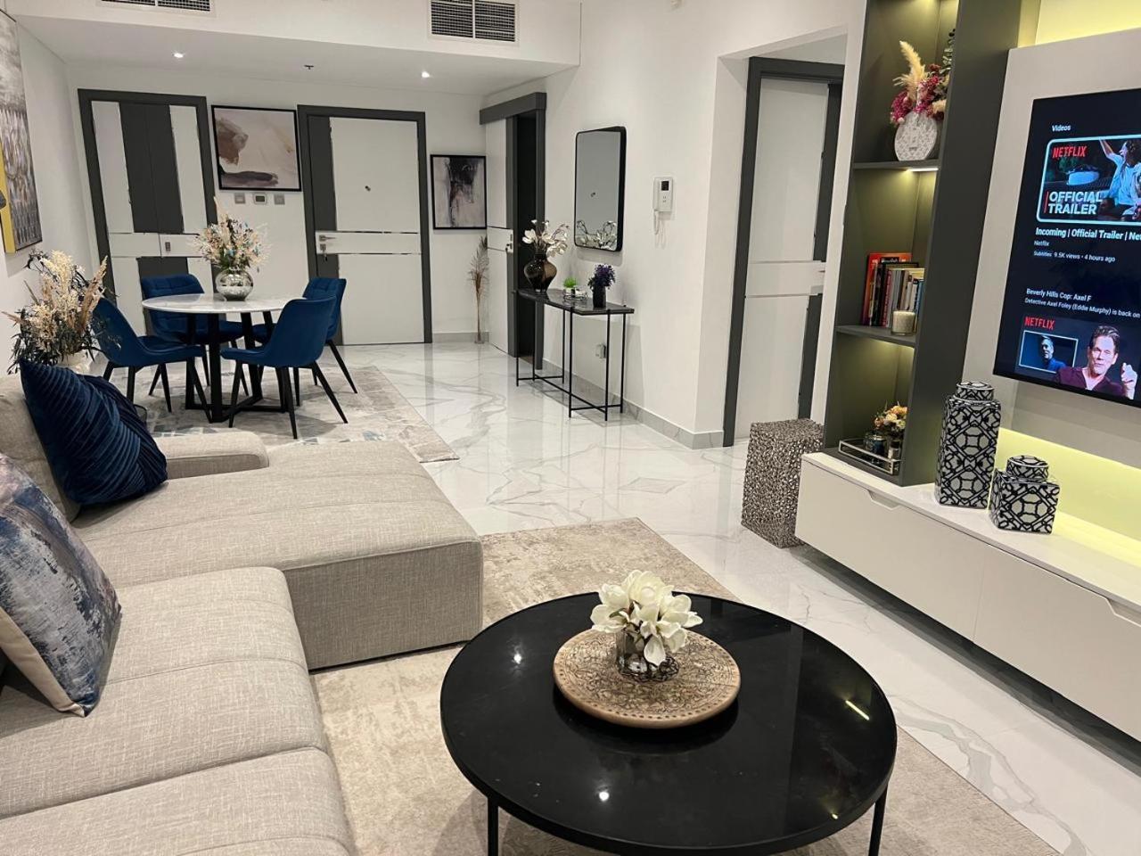 8 Boulevard Walk 'heart Of Downtown' Apartment