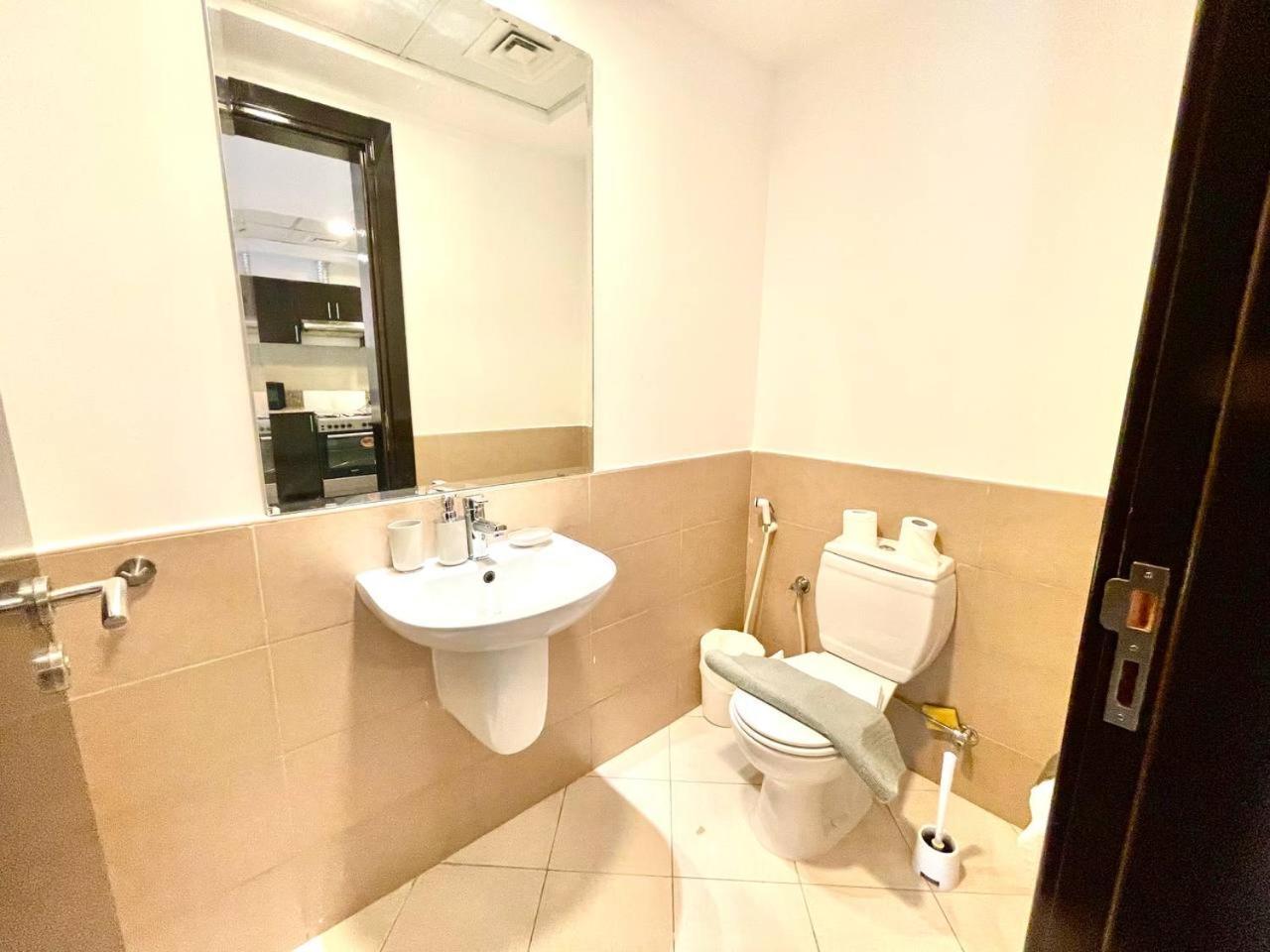 Stadium View 1bedroom In Red In Sport Apartment Dubai