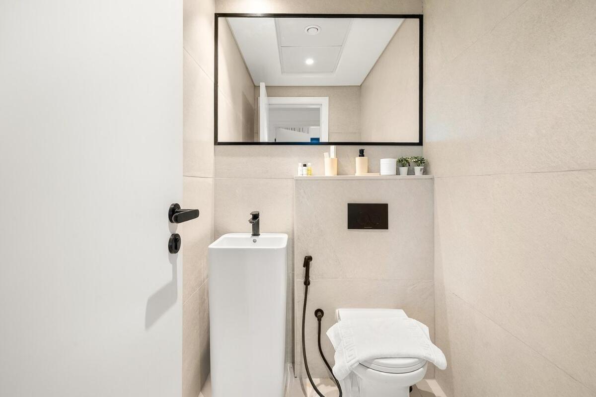 Apartment First Class 1br Stylish Urban Retreat *