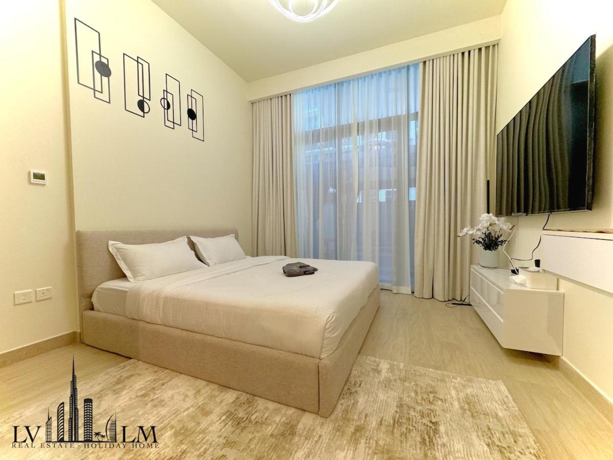 In Azizi Riviera 47