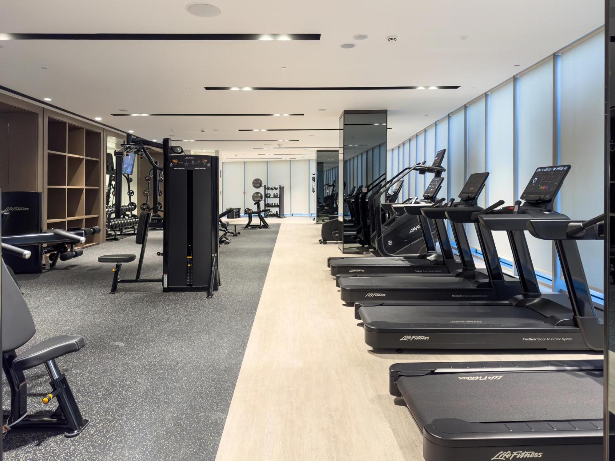 1br Downtown I Steps To Fountain & Mall Dubai