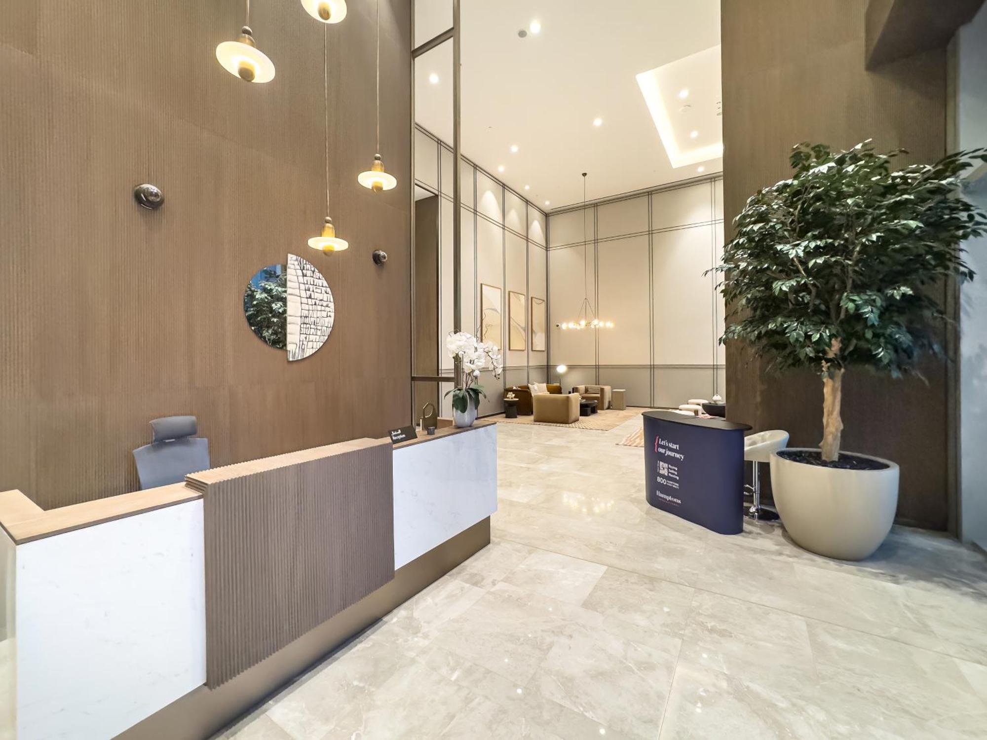 1br Downtown I Steps To Fountain & Mall Apartment