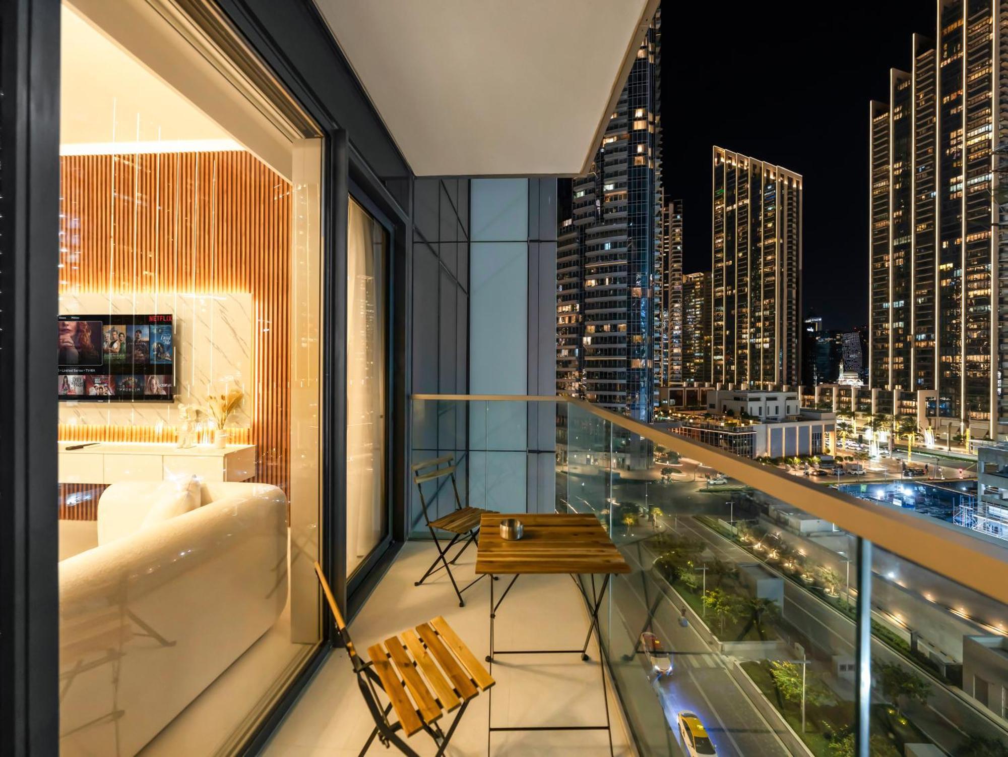 1br Downtown I Steps To Fountain & Mall Dubai