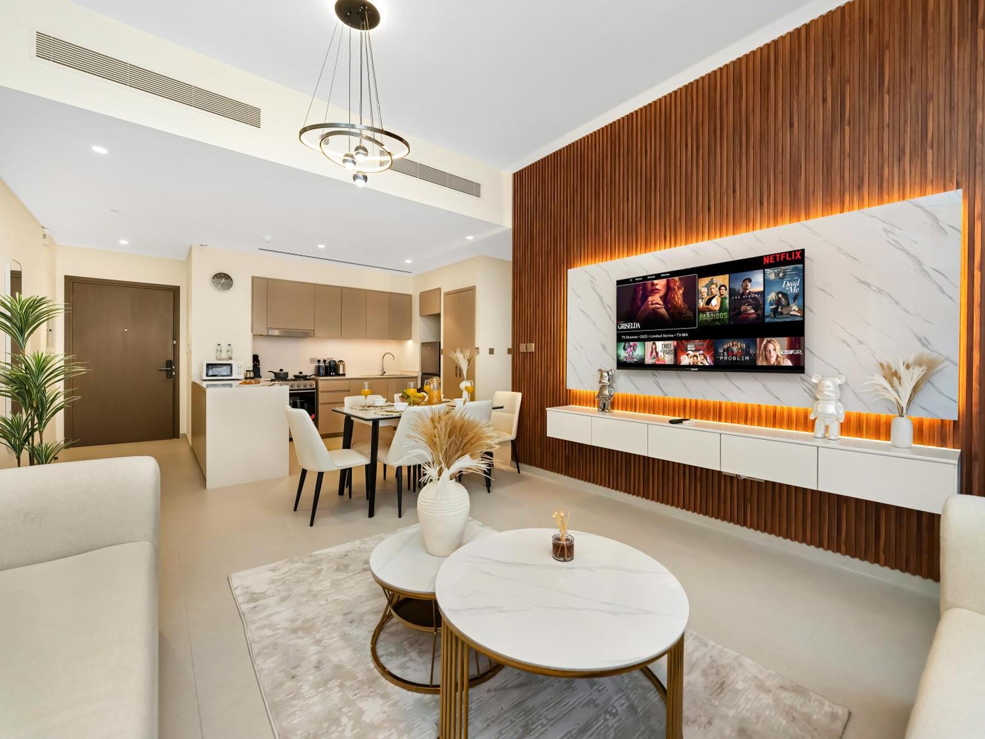 1br Downtown I Steps To Fountain & Mall Apartment