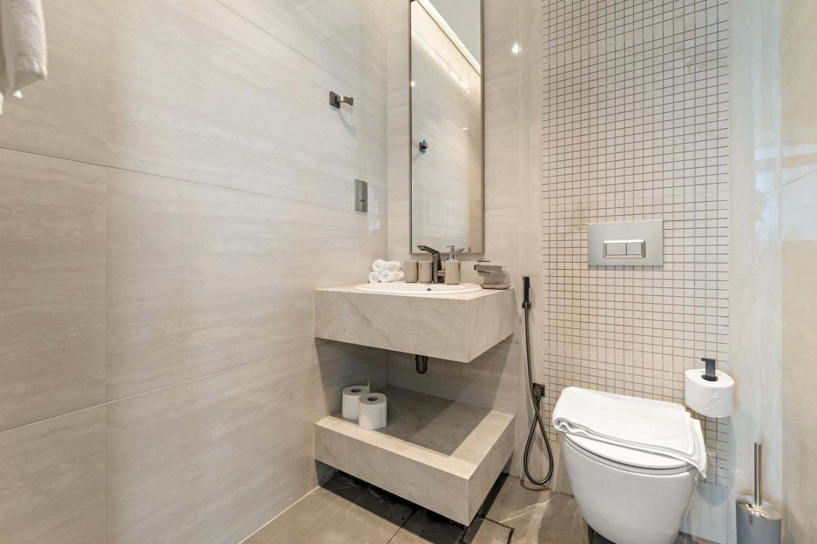 Amazing 2br In Business Bay With Full Burj View Dubai