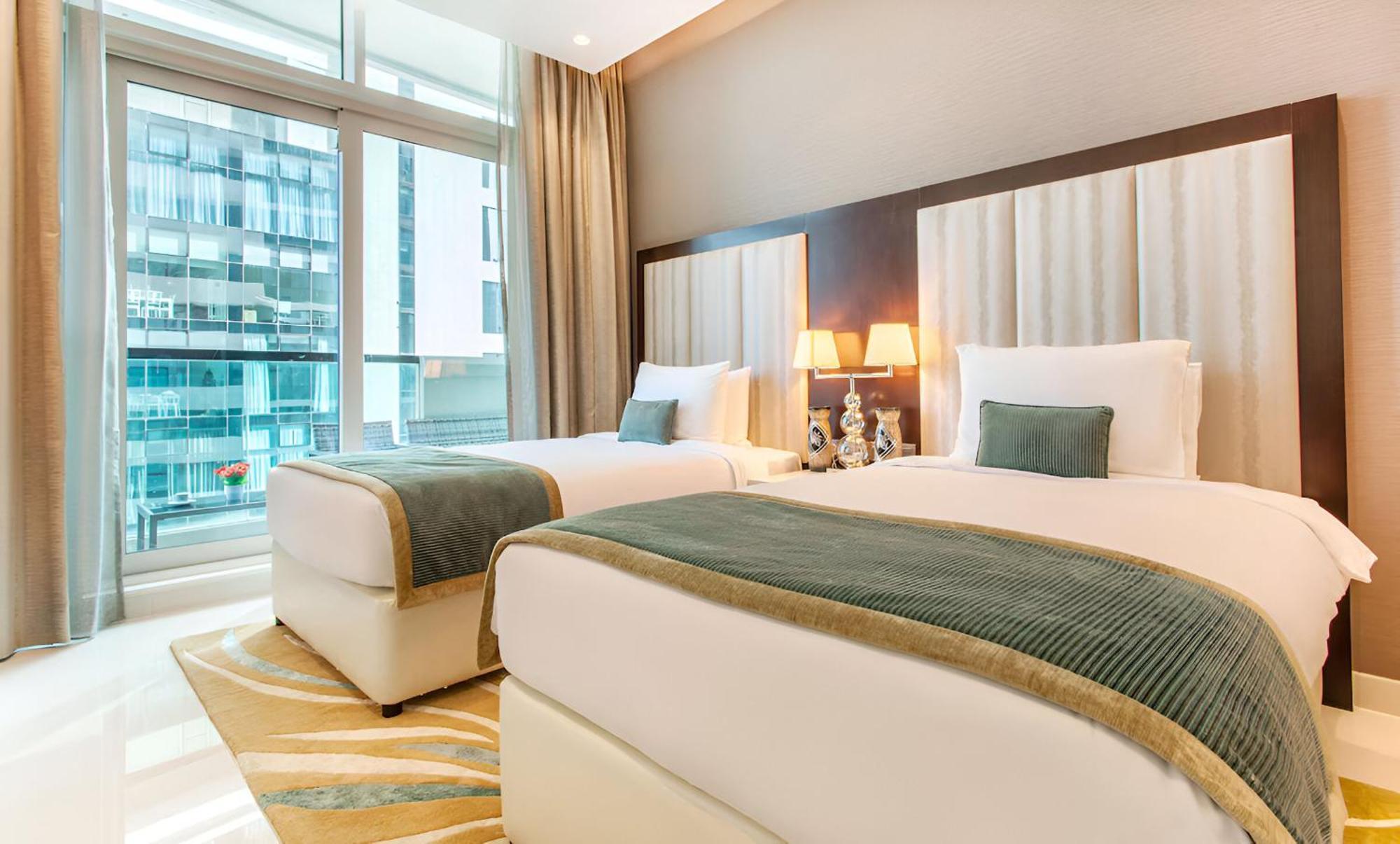 2 Bedroom Apartment! 5 Minute Walk To Mall! Burj Khalifa View! Dubai