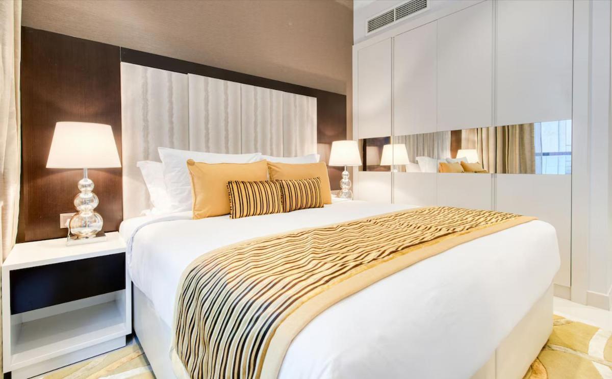 Apartamento 2 Bedroom Apartment! 5 Minute Walk To Mall! Burj Khalifa View! *