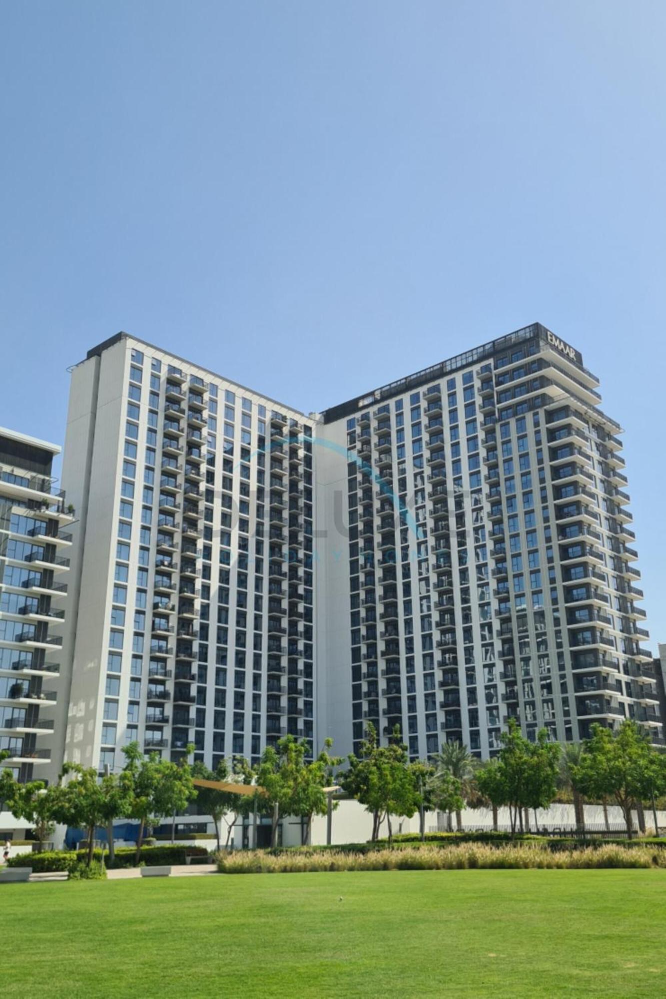 Skyline And Views 1br, Park Ridge Tower C, Hills Estate By Deluxe Homes Apartment *
