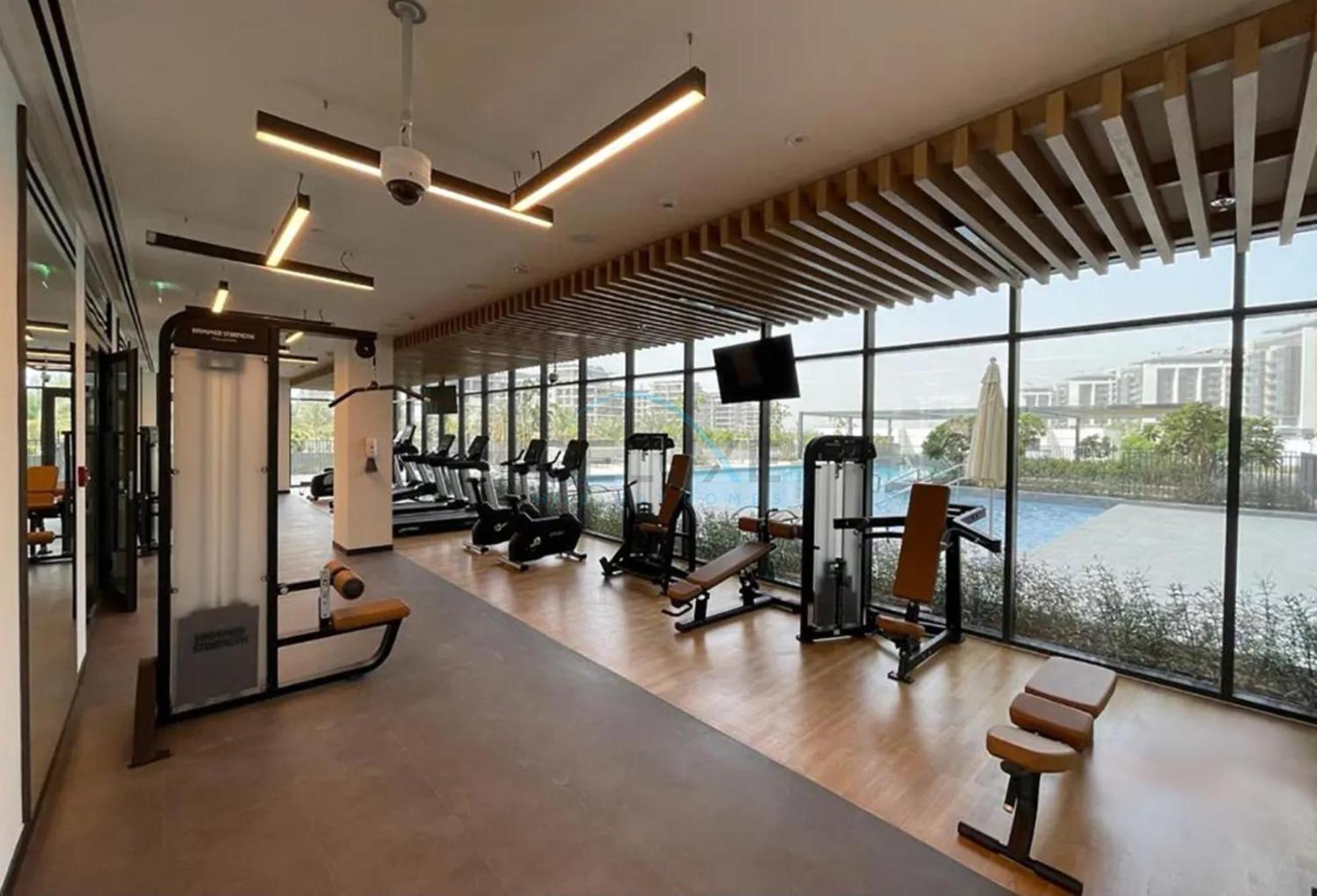 Skyline And Views 1br, Park Ridge Tower C, Hills Estate By Deluxe Homes
