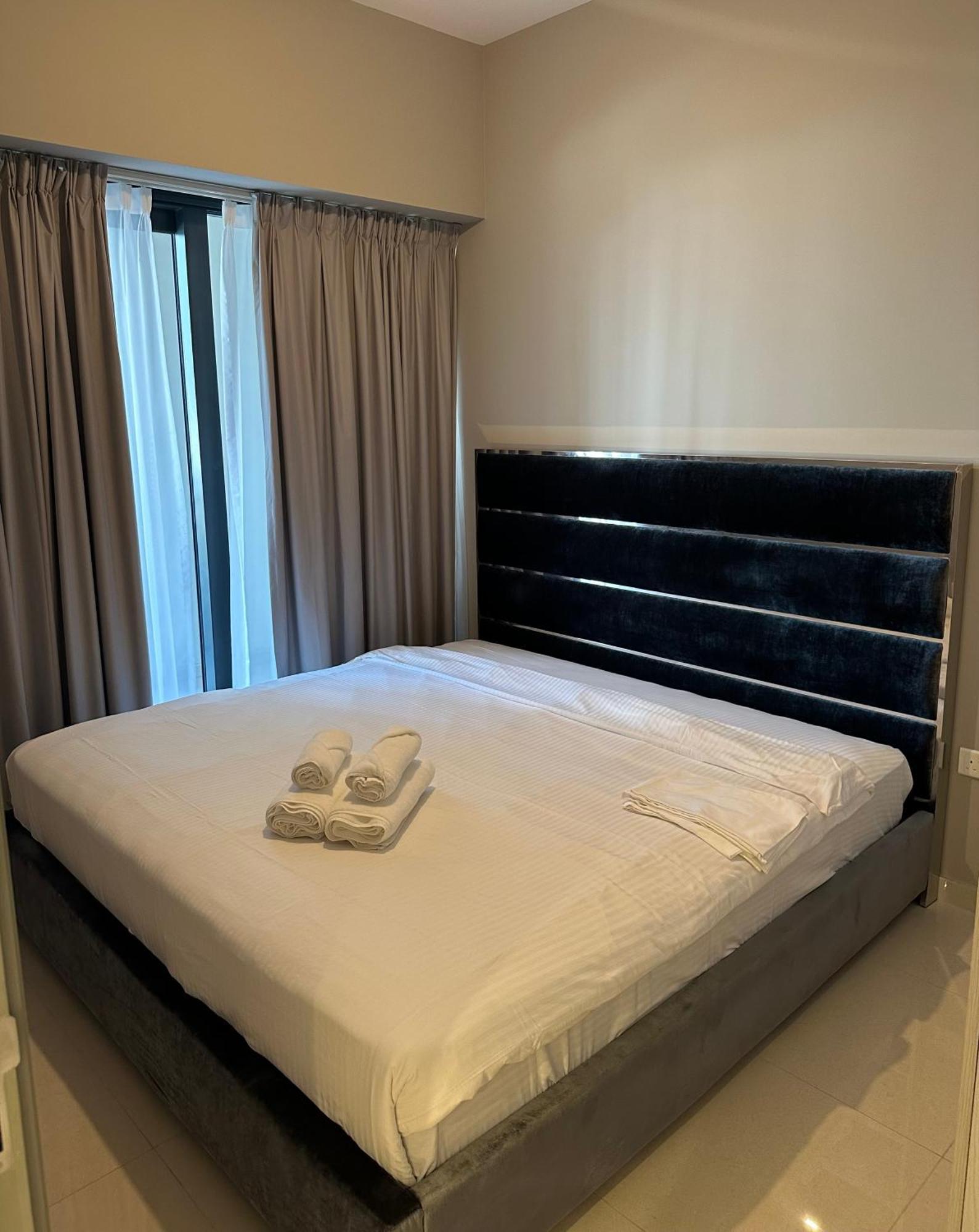 Luxury Business Bay Z Tower Apartment Dubai