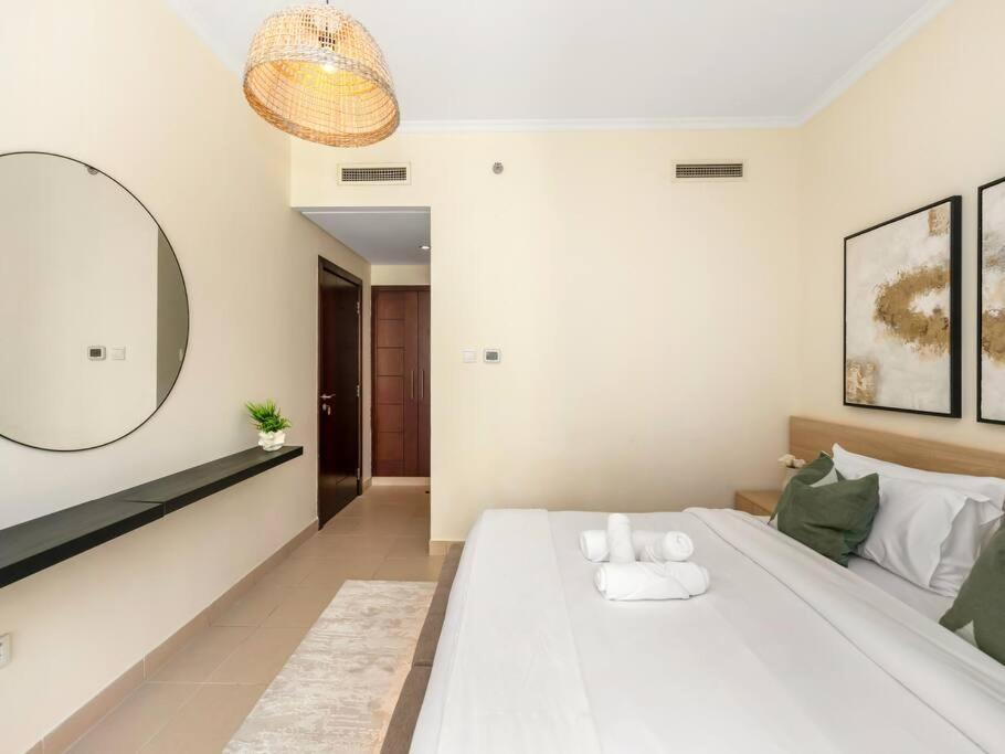 Royal Vista At Burj Views - & Burj Khalifa Views - Brand New Luxury 2br Tatil Evi *