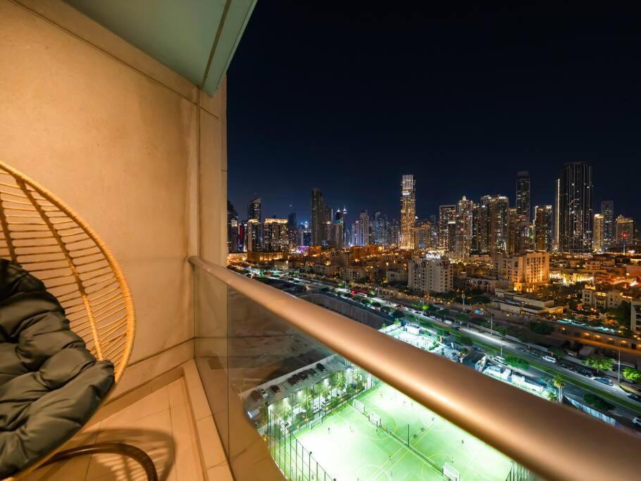 Tatil Evi Royal Vista At Burj Views - & Burj Khalifa Views - Brand New Luxury 2br Dubai