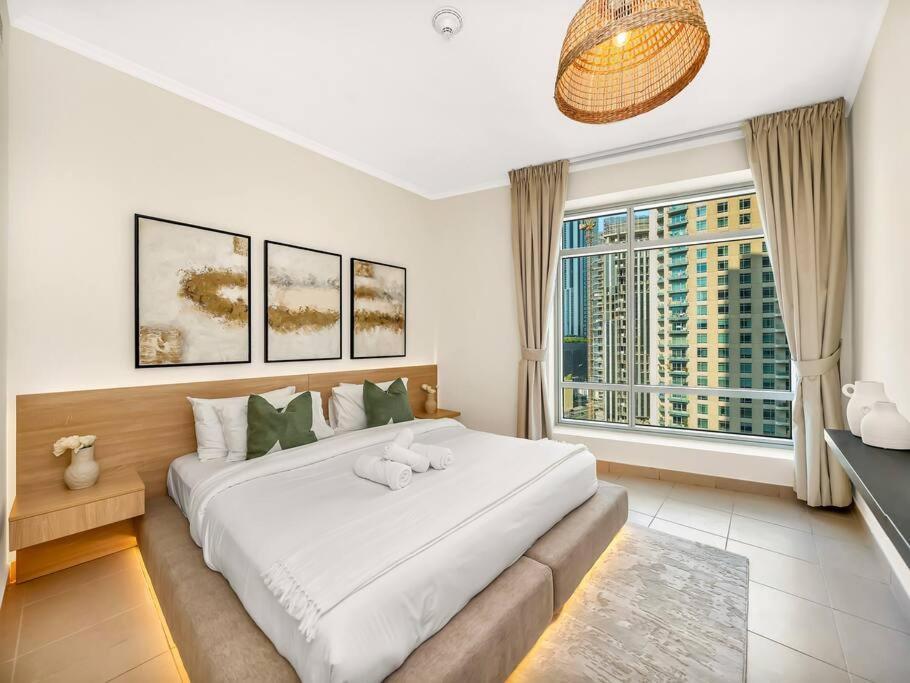Tatil Evi Royal Vista At Burj Views - & Burj Khalifa Views - Brand New Luxury 2br Dubai
