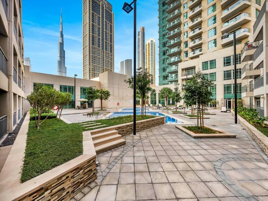 Royal Vista At Burj Views - & Burj Khalifa Views - Brand New Luxury 2br Dubai