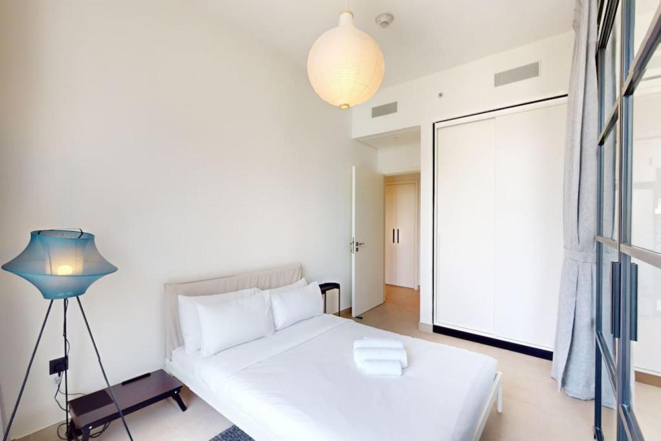 Collective Tower - Smart Two Bedroom Apartment Dubai
