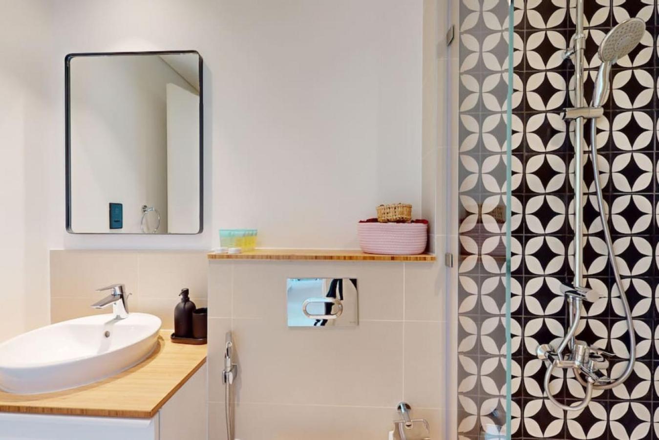 Apartment Collective Tower - Smart Two Bedroom Dubai