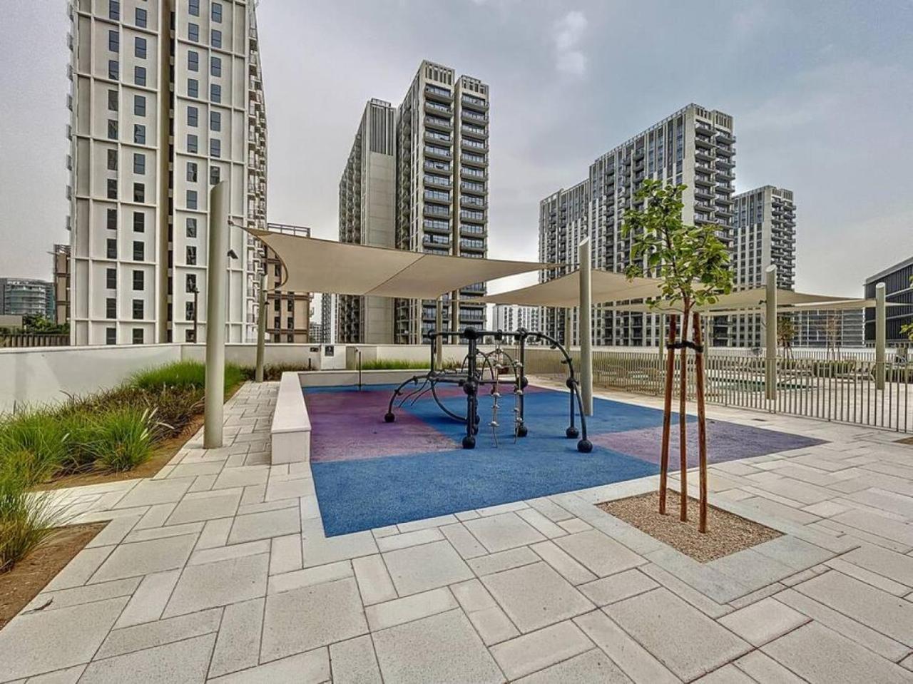 Collective Tower - Smart Two Bedroom * Dubai