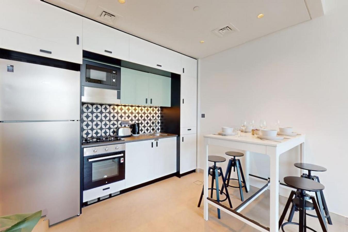 Collective Tower - Smart Two Bedroom