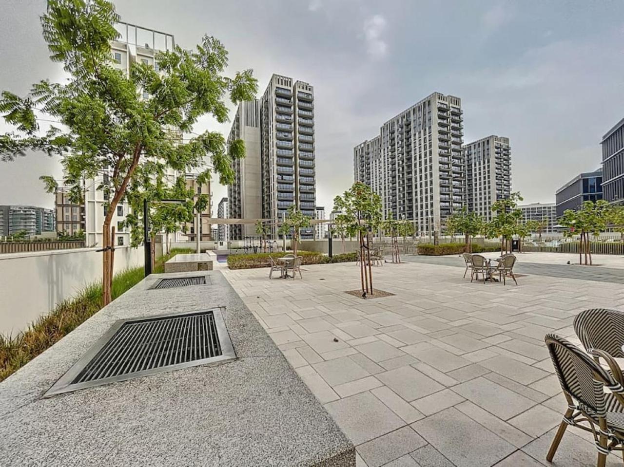 Apartment Collective Tower - Smart Two Bedroom Dubai