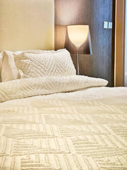 Luxury Paramount D111 *