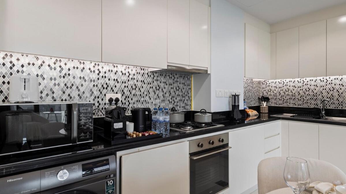 1br High Floor With Rooftop Infinity Pool * Dubai