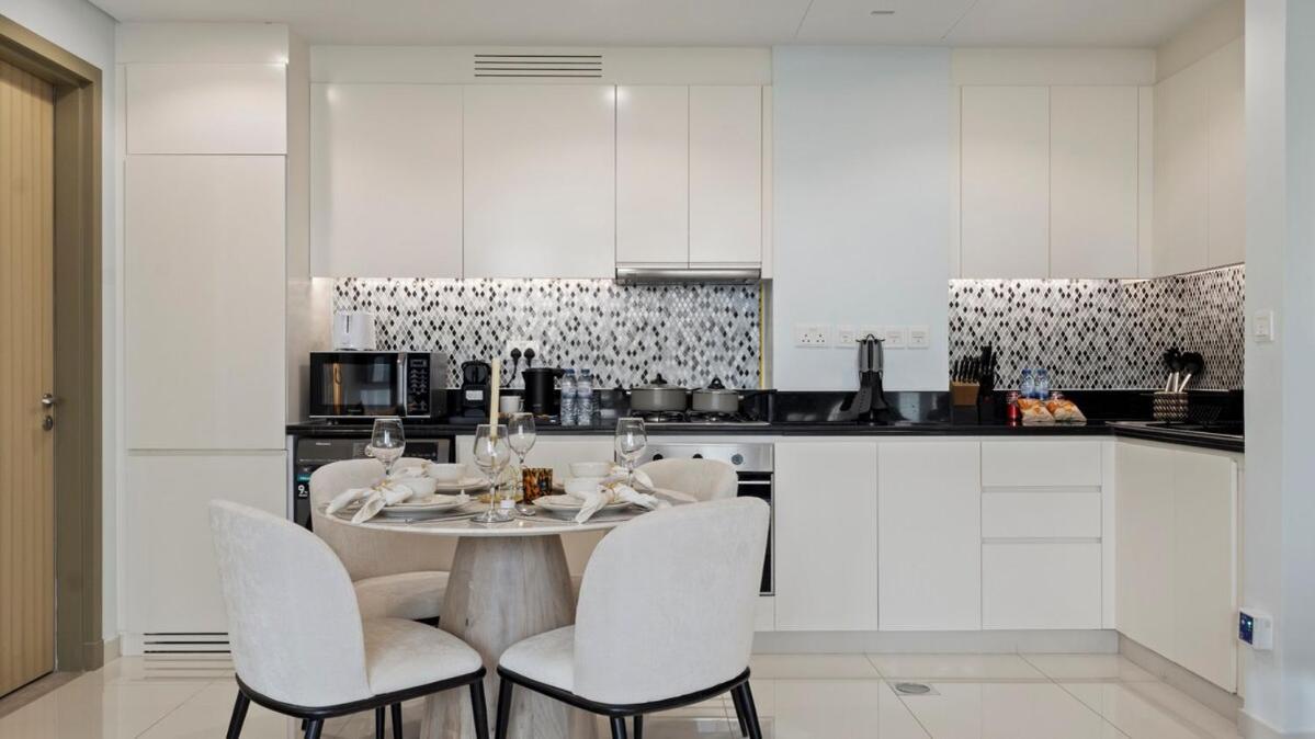 1br High Floor With Rooftop Infinity Pool Apartment *