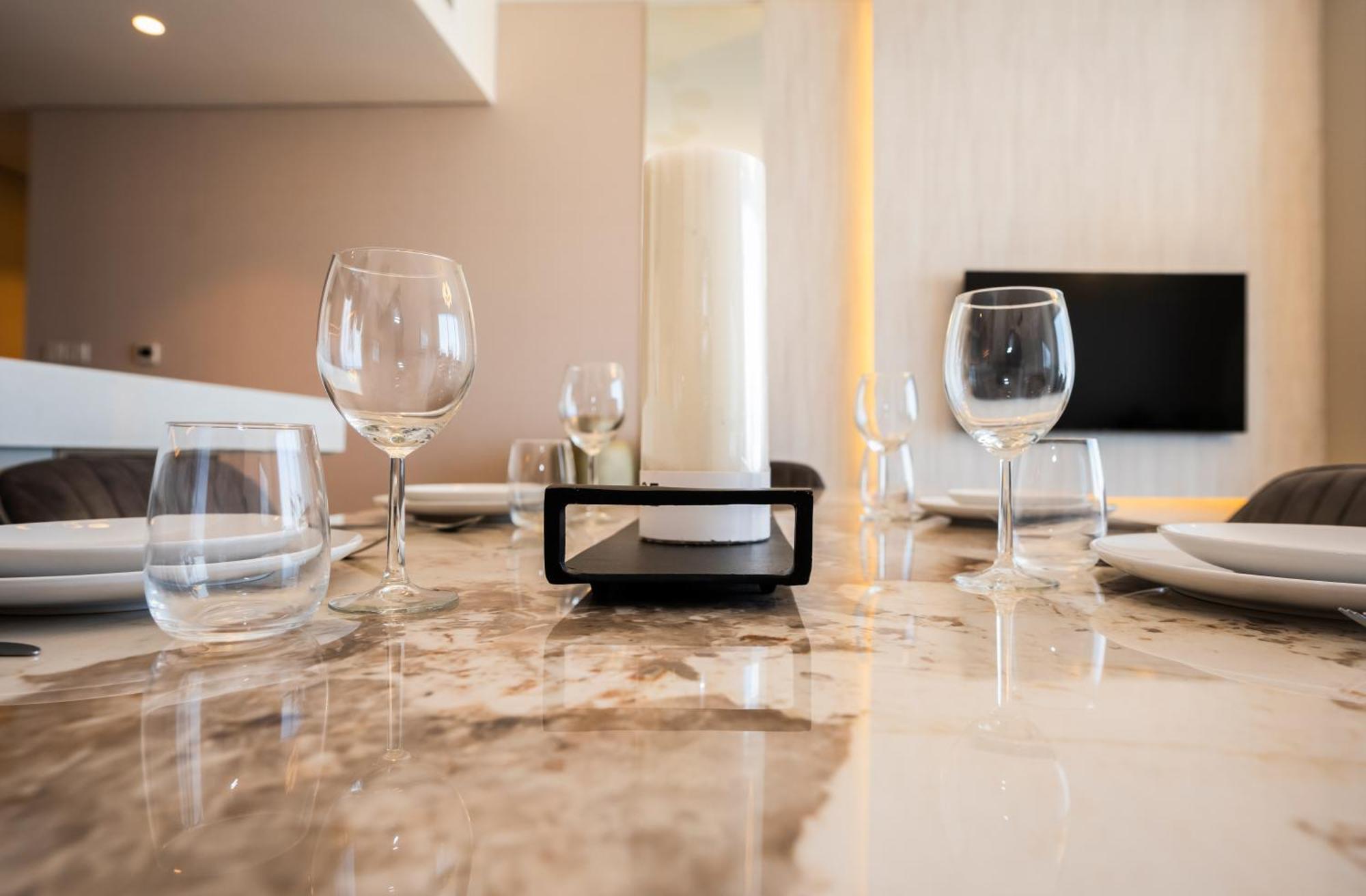 Creek Harbor Tower 2 - Premium Three Bedroom Holiday home Dubai