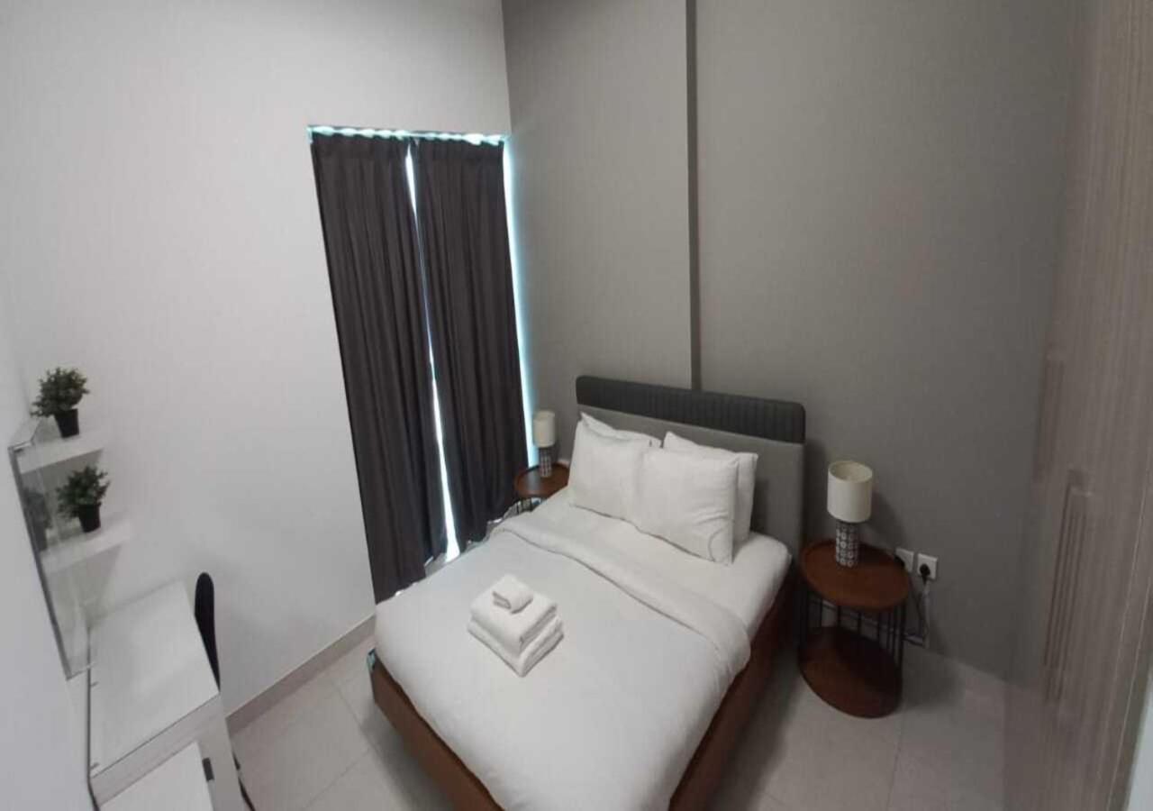 Spacious 1br With Balcony & Rooftop Pool The Bay Business Bay