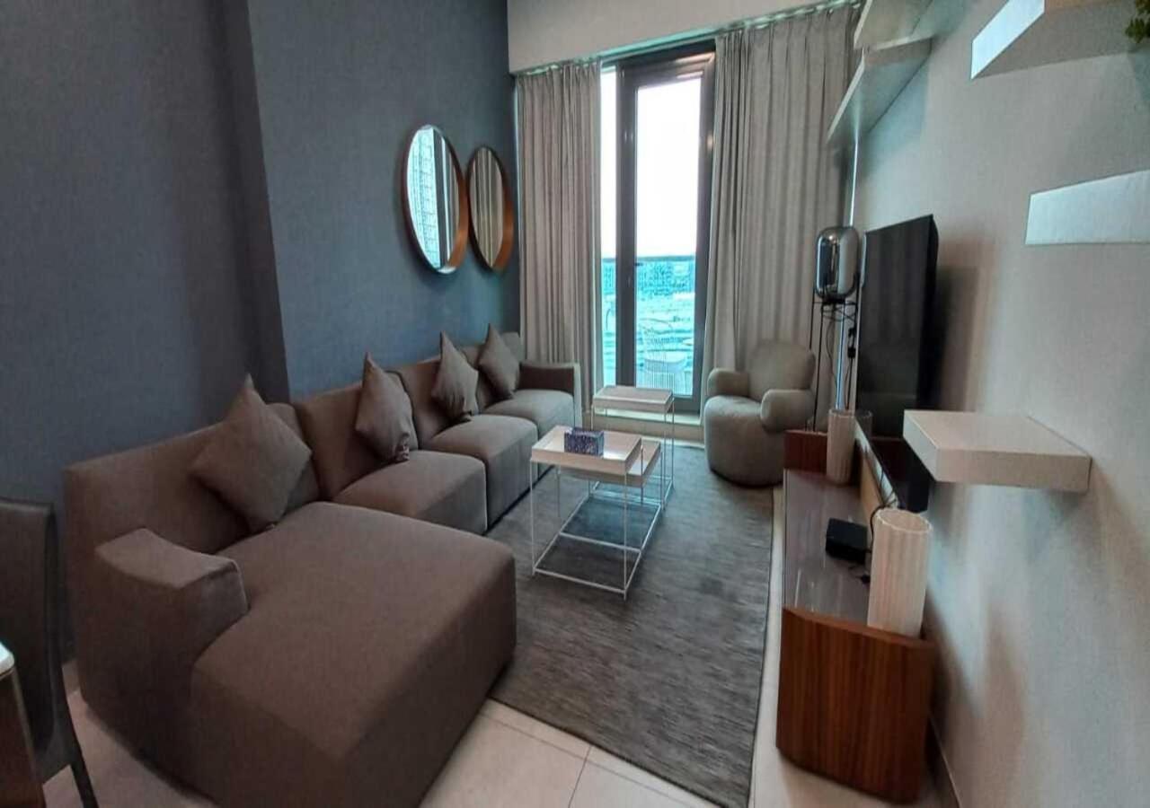 Spacious 1br With Balcony & Rooftop Pool The Bay Business Bay