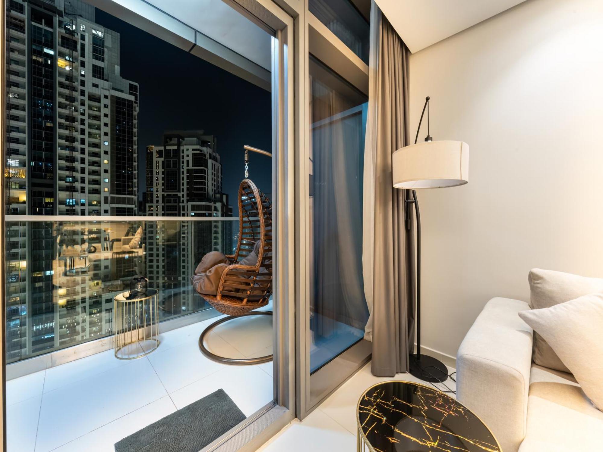 Apartment Stunning Burj View - High Infinity Pool - Cozy 2br Dubai