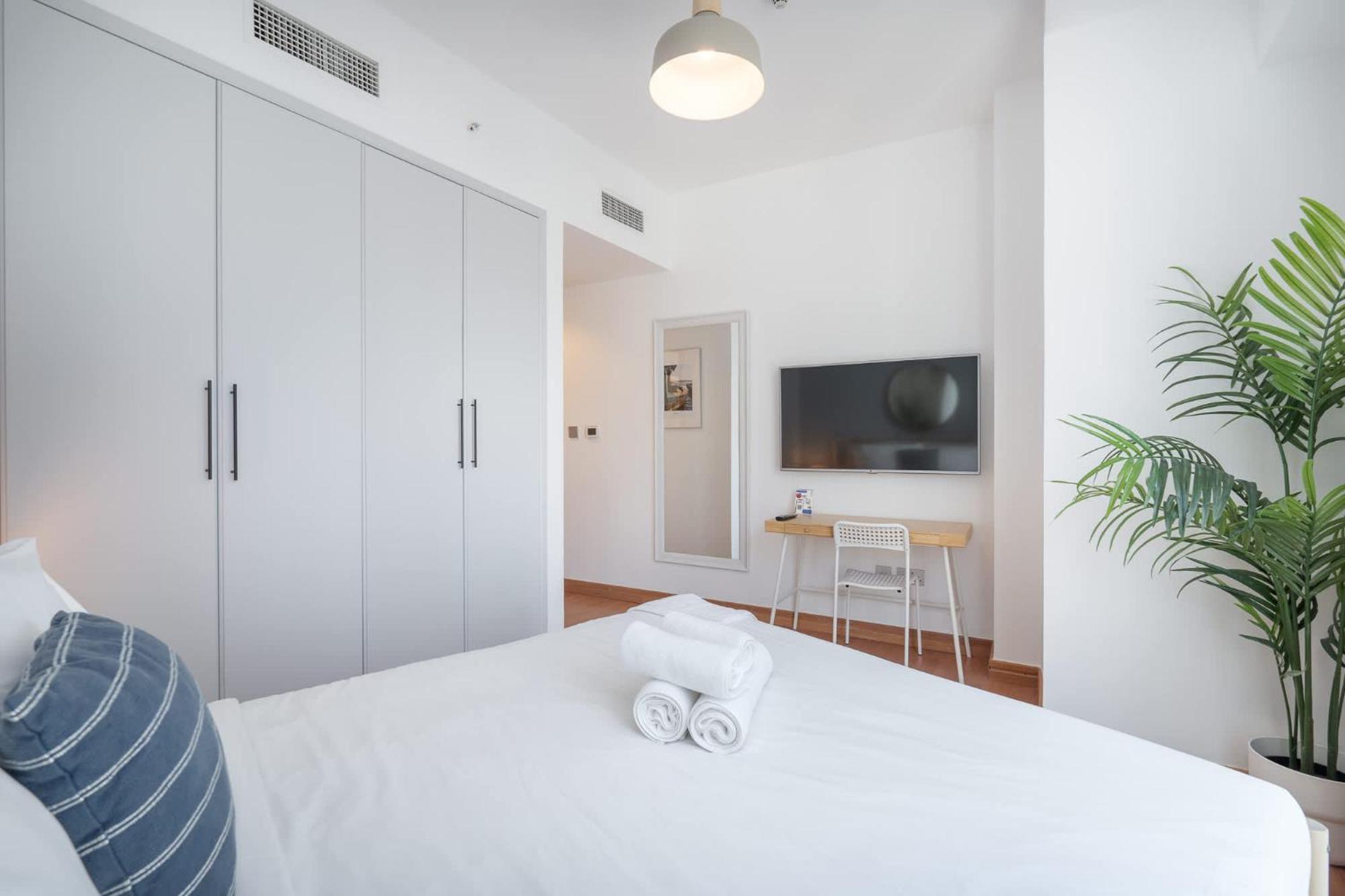 Cozy 3br With View In Marina! Apartment *