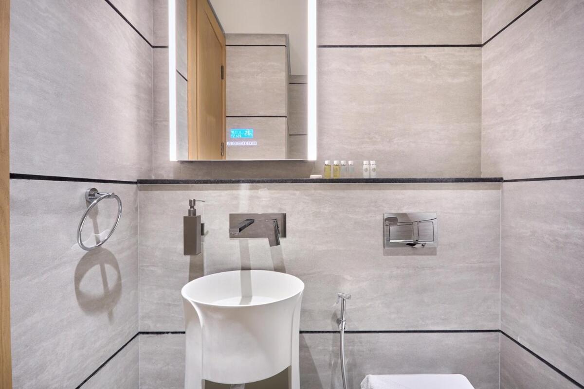 Modern Elegant & Comfort *