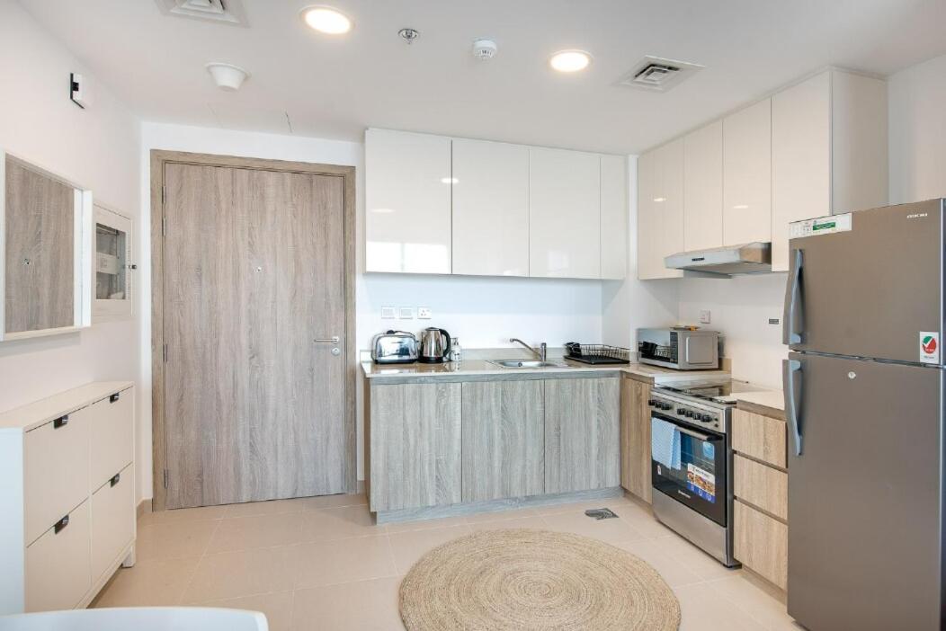 Stylish 1br Near Town Square - Sleeps 4 Guests Apartment