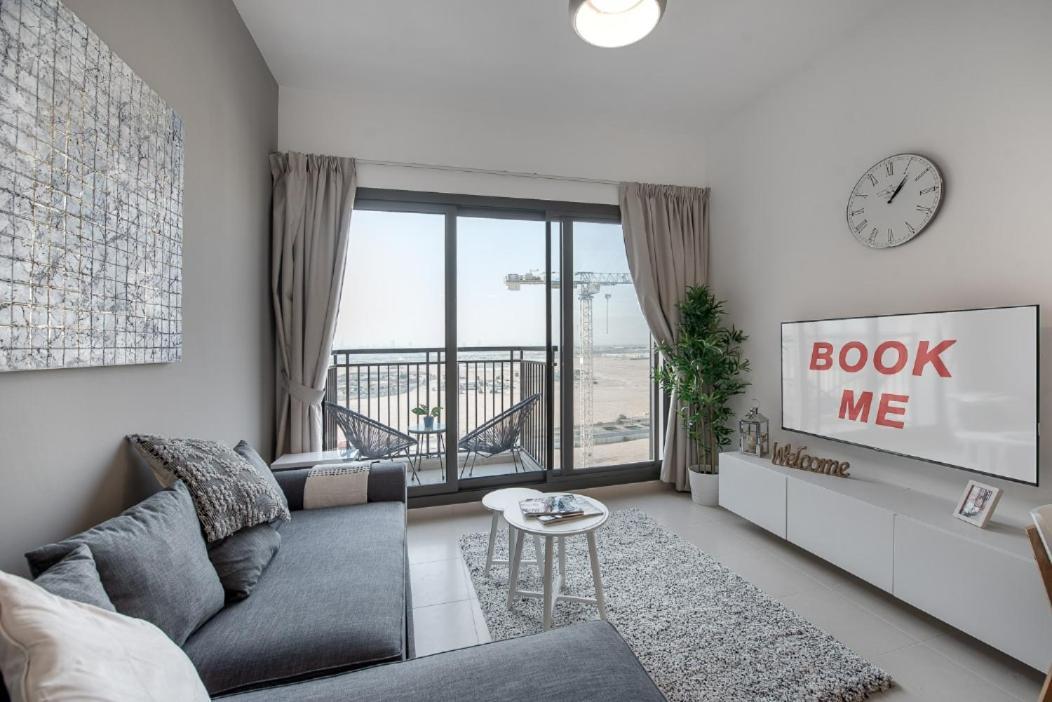 Apartment Stylish 1br Near Town Square - Sleeps 4 Guests Dubai