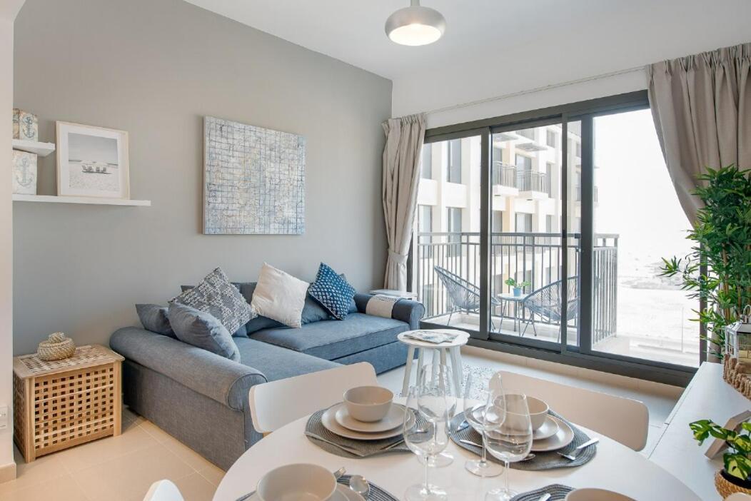 Stylish 1br Near Town Square - Sleeps 4 Guests *