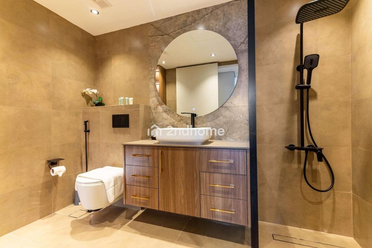 Stylish 2bedroom In Difc Newly Furnished