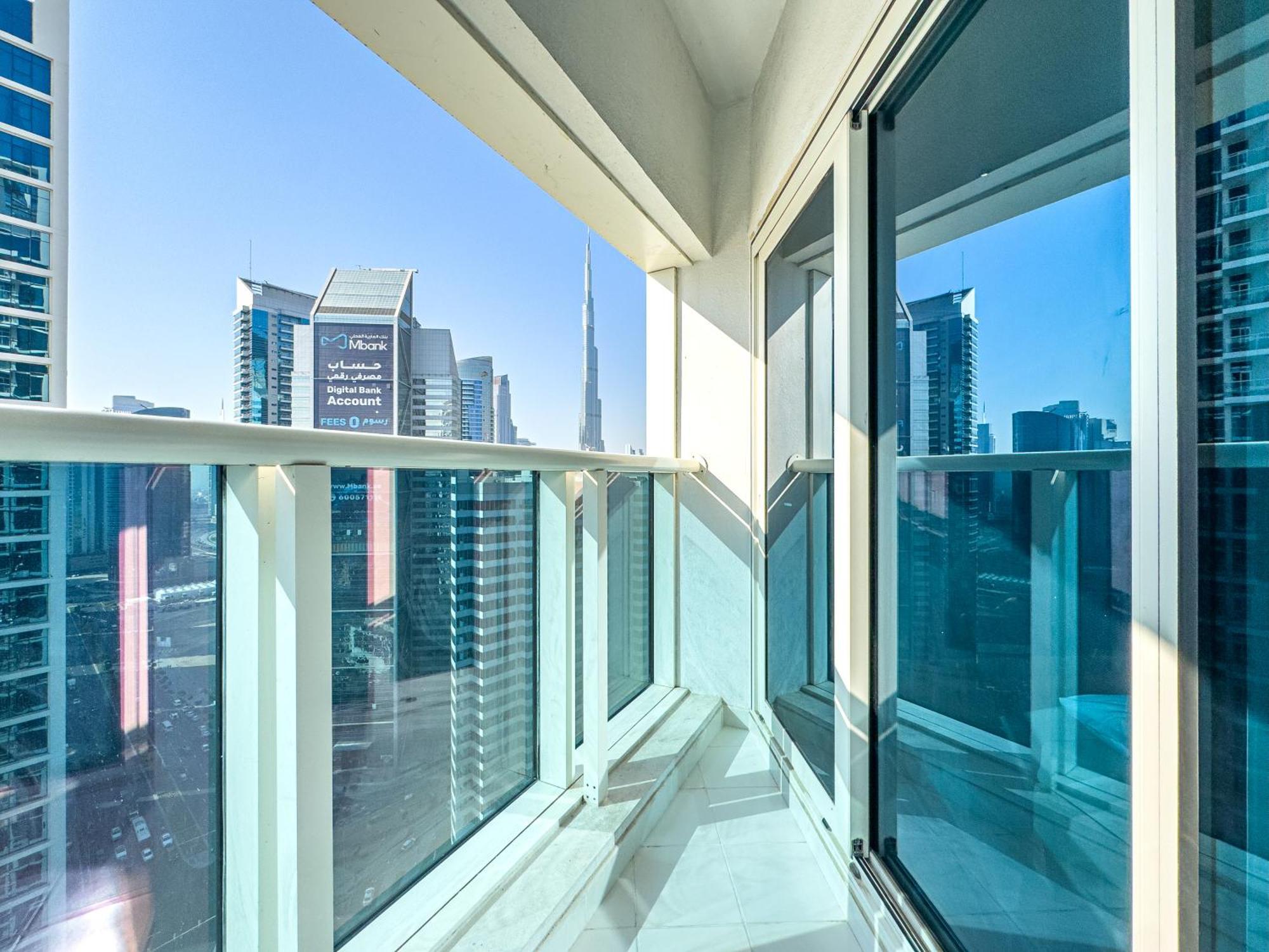 Apartment Deluxe One-bedroom In Business Bay With Burj Khalifa And Canal View *