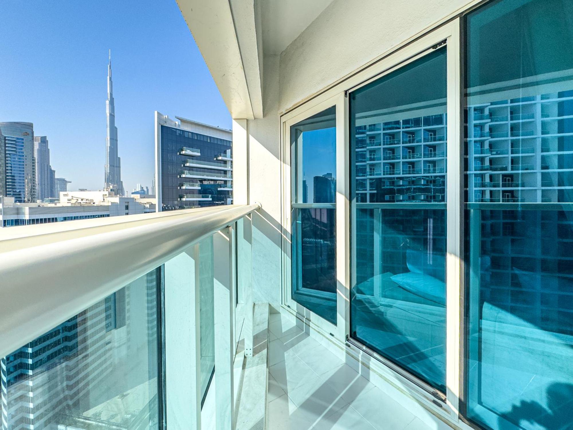 Deluxe One-bedroom In Business Bay With Burj Khalifa And Canal View *
