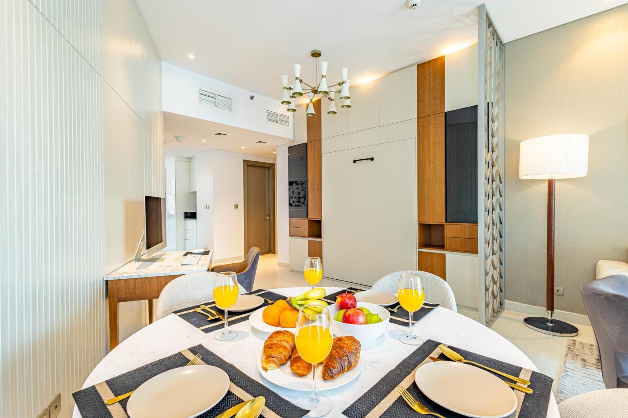 Deluxe One-bedroom In Business Bay With Burj Khalifa And Canal View Apartment *